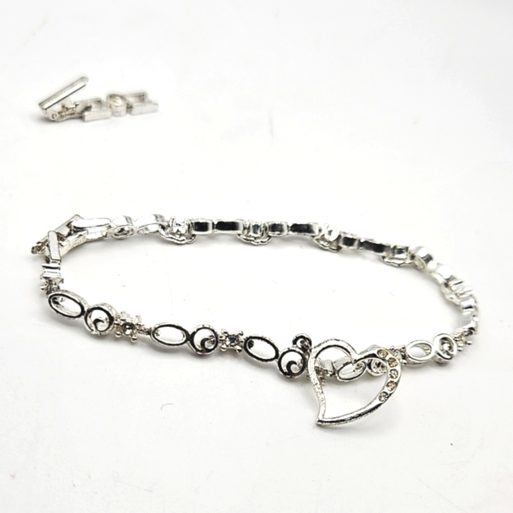 🔸️RESERVED🔸️ AVON Silver Tone Rhinestone Heart Charm Bracelet with Extension - Picture 1 of 3